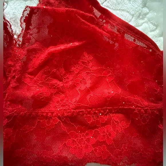 Victoria's Secret Red Sexy Tee Sequin Posey Lace Triangle Bralette | Medium NWT - Picture 2 of 5
